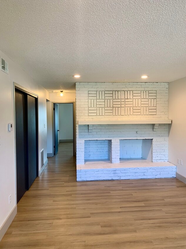 Foto principal - 3407 SW Gage Blvd