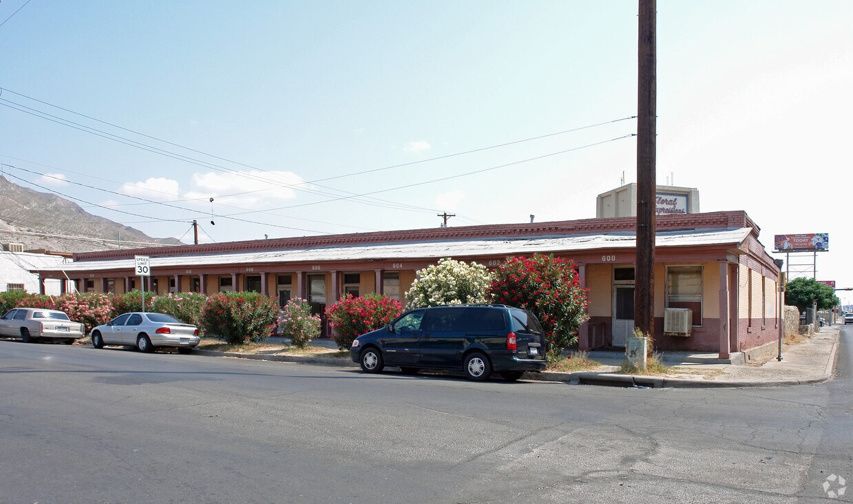 Primary Photo - 602-616 Dallas St