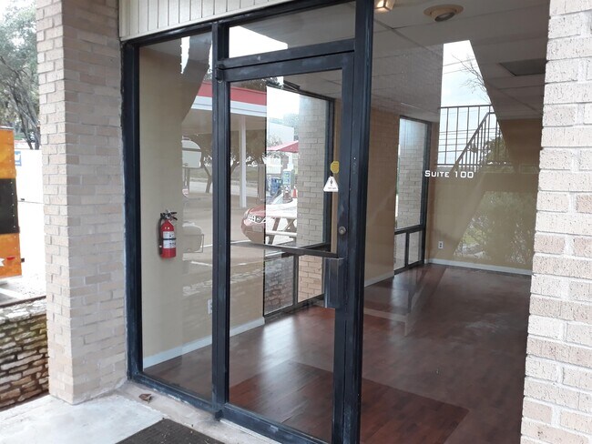 Foto del edificio - 7514 N Mopac Expy