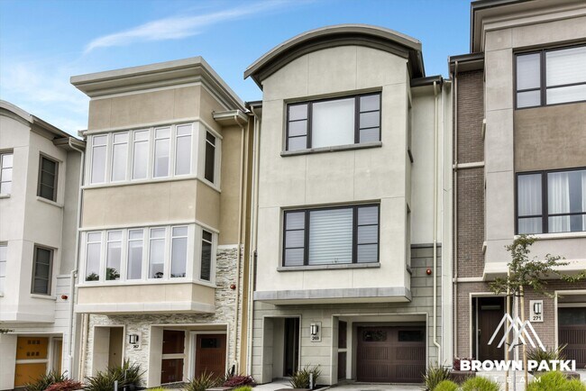 Building Photo - 269 Summit Way