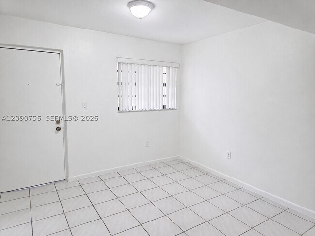 Building Photo - 13020 SW 92nd Ave