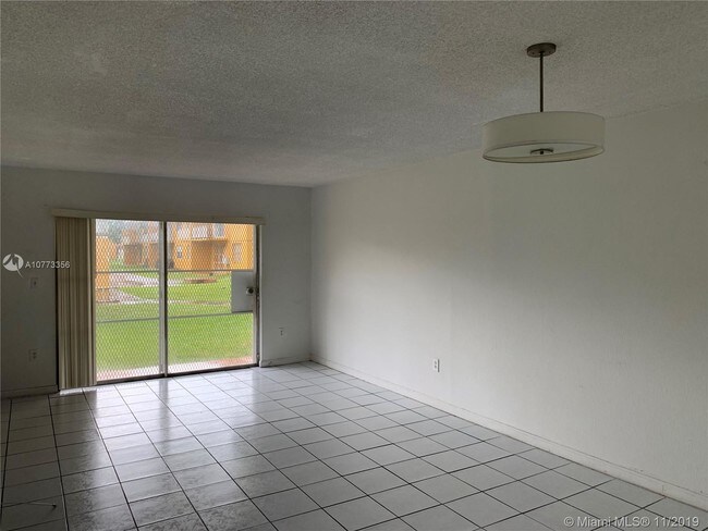 Foto del edificio - 505 NW 177th St