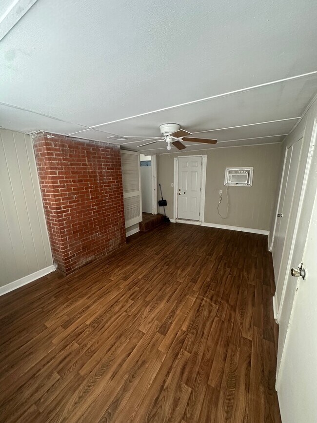 Foto del edificio - 1066 Alton Station Rd