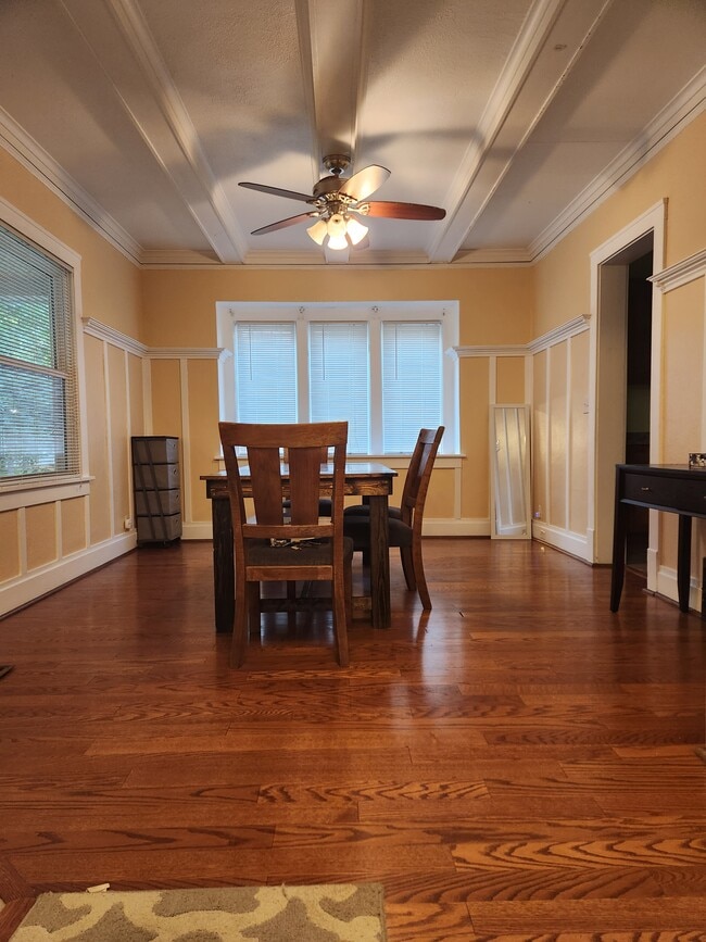 Dining Room - 510 N Institute Pl