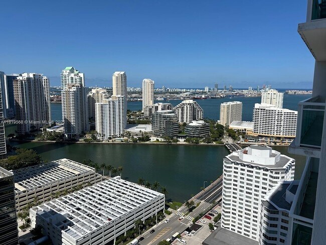 Foto del edificio - 950 Brickell Bay Dr