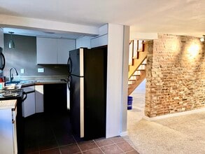 Building Photo - 53 Bleecker St