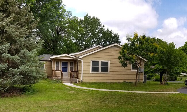 Front - 406 SW Walnut St