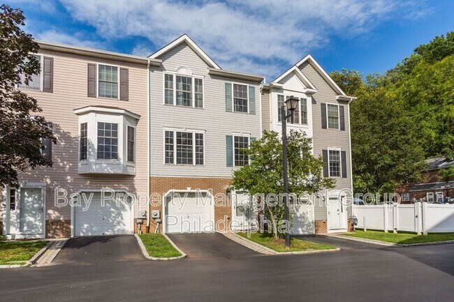 Foto del edificio - 100 Parker Ave