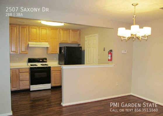 Building Photo - 2507 Saxony Dr