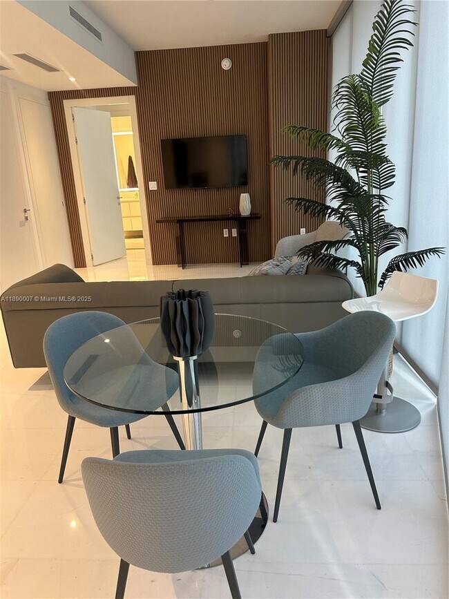 Foto del edificio - 300 Biscayne Blvd Way
