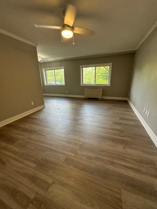 Building Photo - 750 S Dickerson St