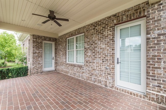 Building Photo - 3414 Country Club Dr
