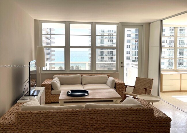 Foto del edificio - 5700 Collins Ave