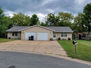 Building Photo - 2034 Mittelstadt Ln