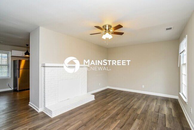 Foto del edificio - 3 Bedroom Pet-Friendly Home in Charlotte, NC with Main Street Renewal