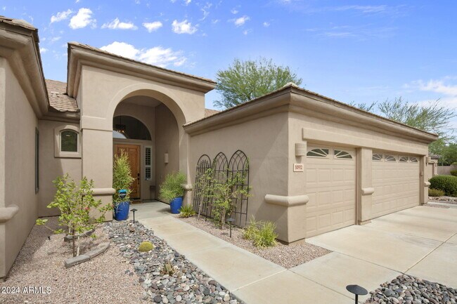 Foto del edificio - 10912 E Butherus Dr