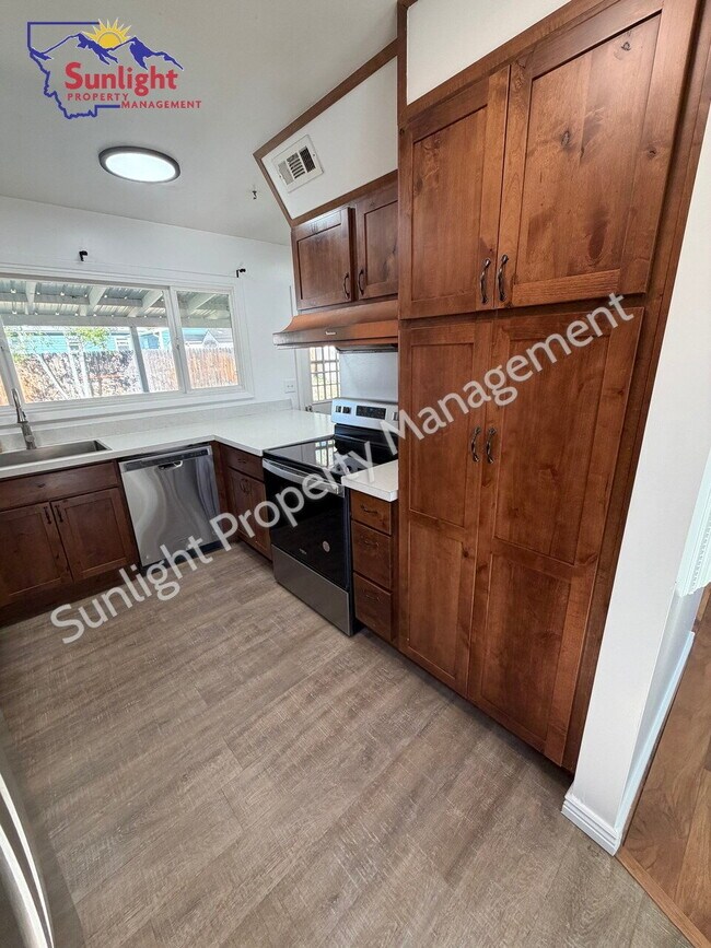 Foto del edificio - 2228 Maple St