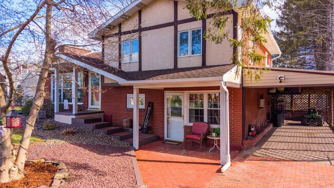 Foto del edificio - 3004 White Birch Ln