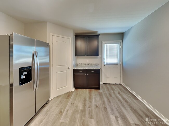 Building Photo - 715 Wonderland Trail New Braunfels TX