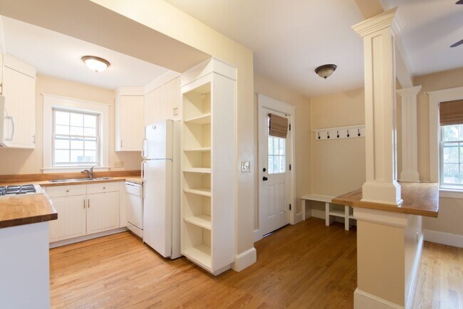 Foto del edificio - 51 Kingston Ave