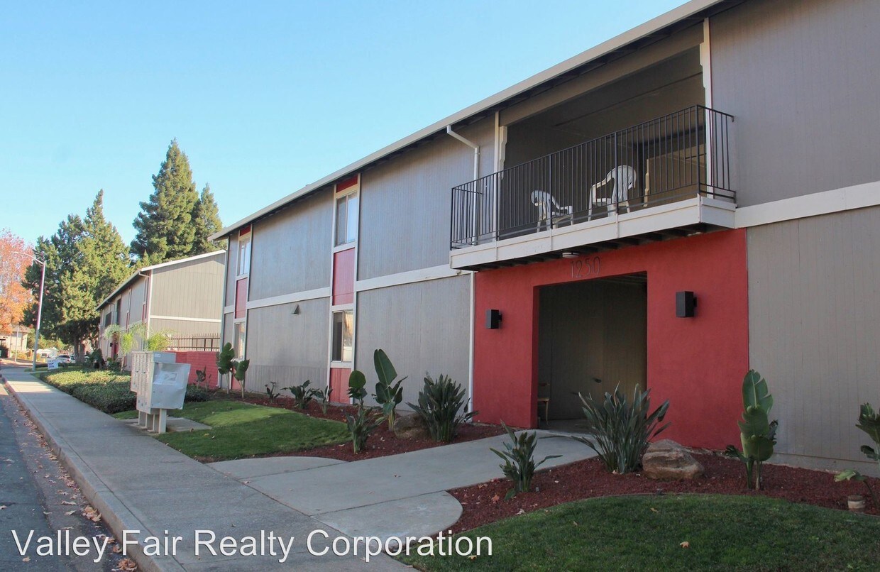 Primary Photo - 1250-1250 Kenny Dr