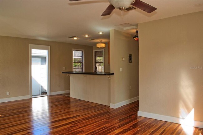 Foto del edificio - 1315 E Marks St