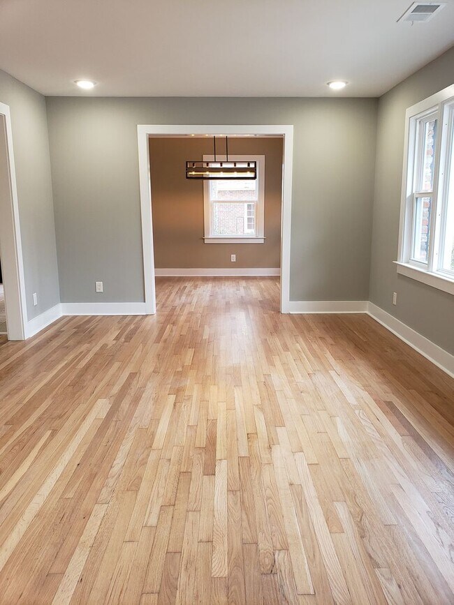 Building Photo - Great Location - Three Bedroom - Two and a half Bath Home