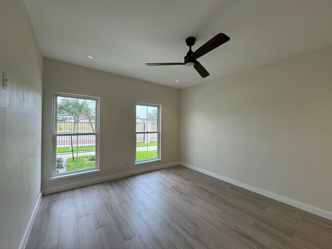 Building Photo - 210 Veracruz Dr