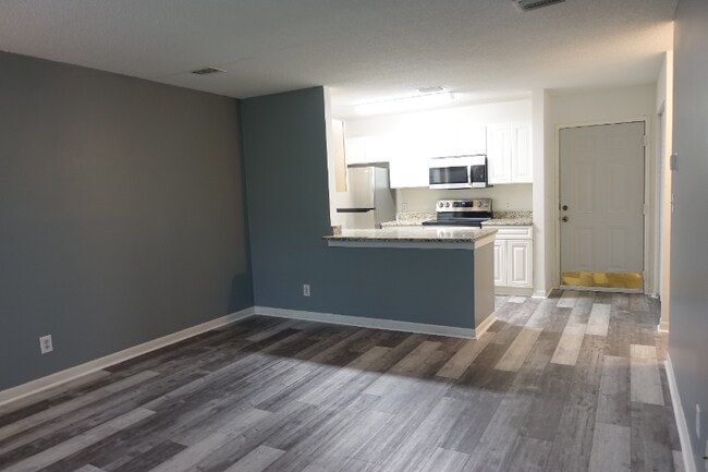 Building Photo - 6840 Blue Heron Blvd