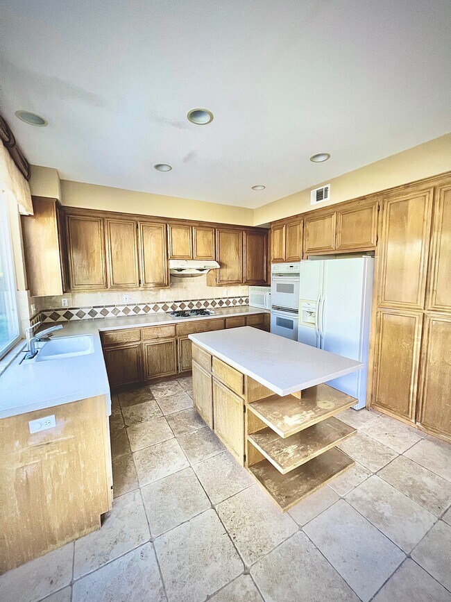Building Photo - 20890 Sherman Dr