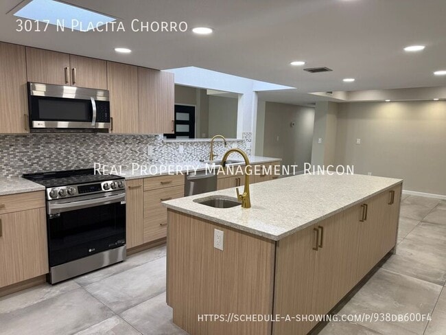 Building Photo - 3017 Placita Chorro