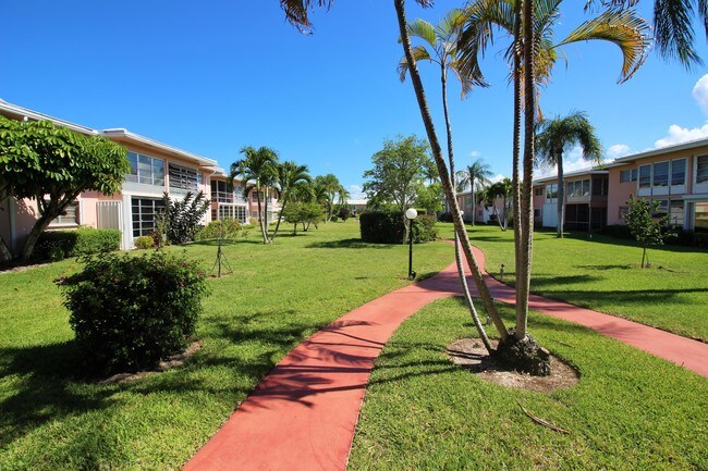 Foto del edificio - 300 NE 20th Street 431 Boca Raton FL 33431