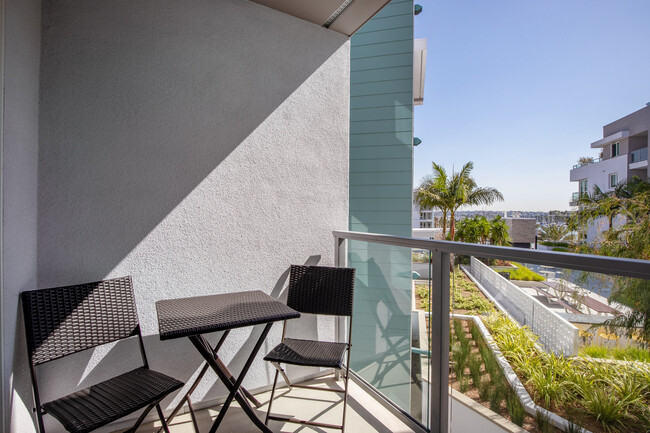 Foto del edificio - Neptune Marina, 14126 Marquesas Way