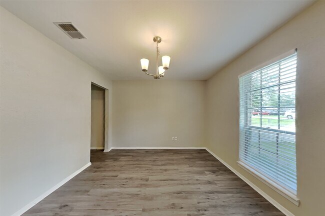 Foto del edificio - 3419 Shadowcrest Ln