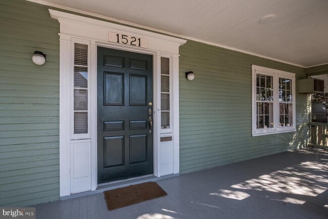 Building Photo - 1521 Foxhall Rd NW