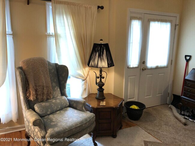 Foto del edificio - 25 Meadow Ave