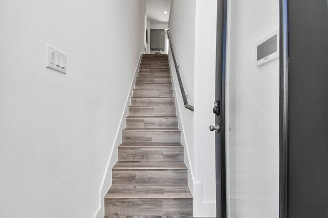 Foto del edificio - 2003 Laverne Willow Ln