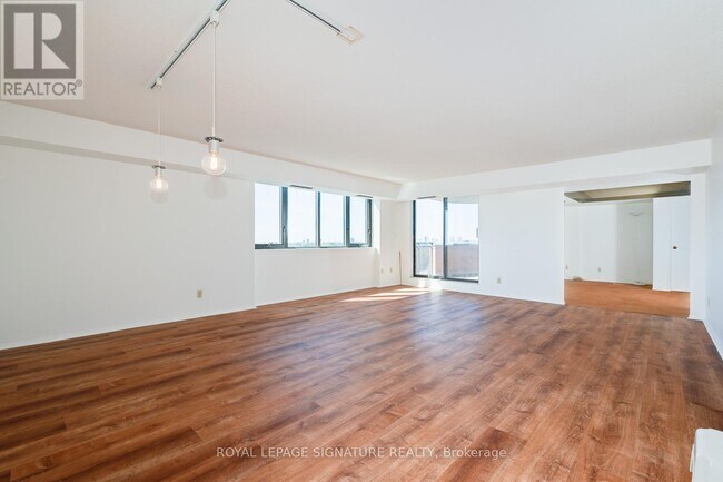 Photo du bâtiment - 260-1260 Heath St W
