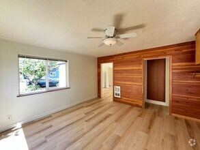 Building Photo - 505 E 31st Ave