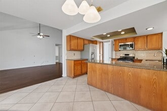 Building Photo - 2307 Brook View Ln