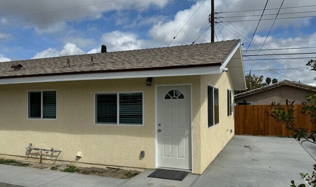 Building Photo - 1363 Hudspeth St
