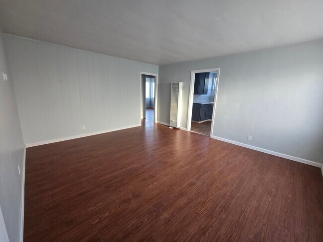 Foto del edificio - 6611 Central Ave