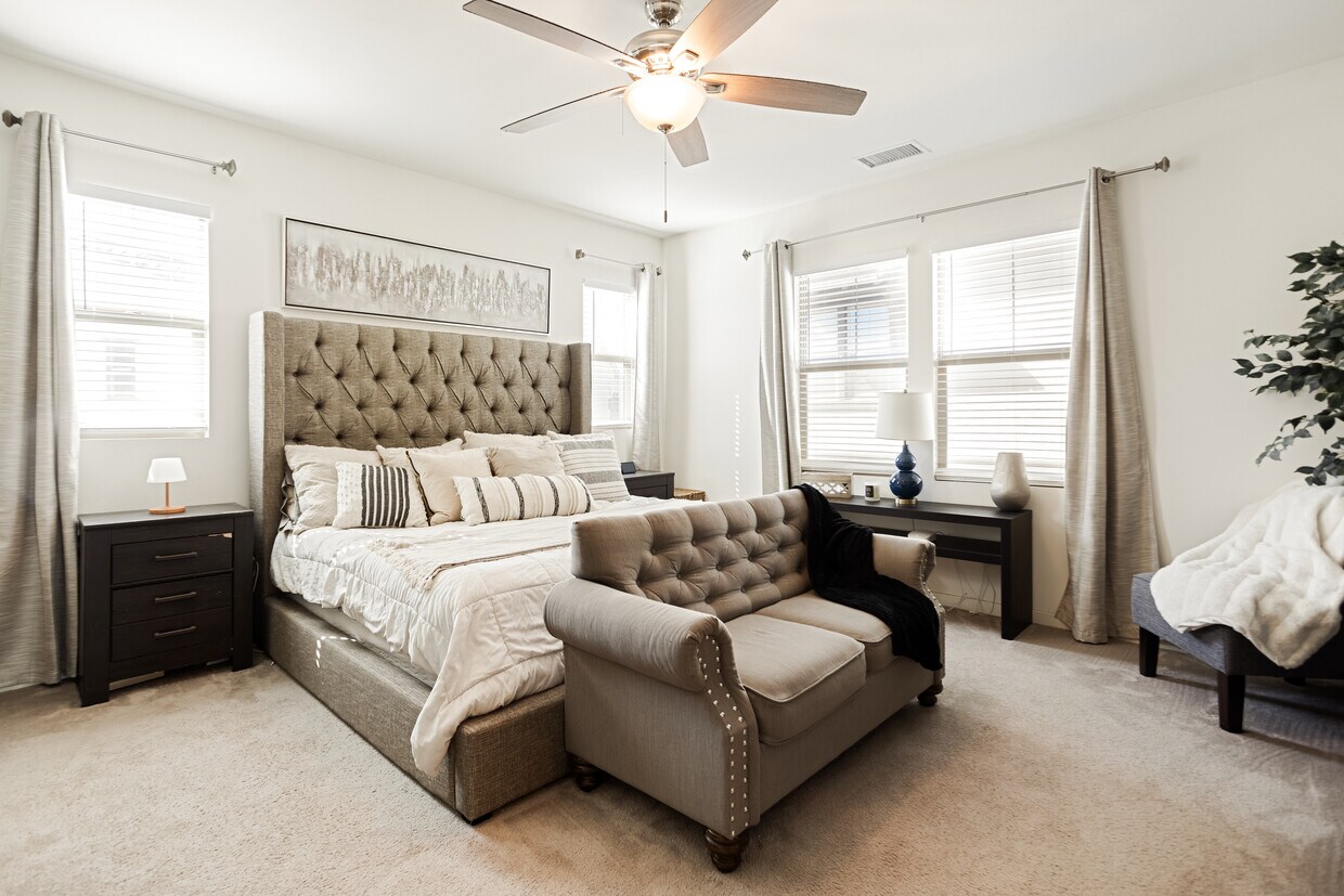 Primary Photo - 4846 S Monarch Pl