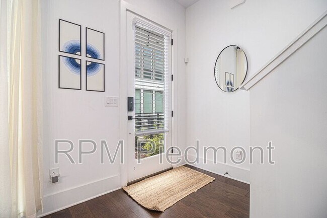 Foto del edificio - 366 Gibson St SE