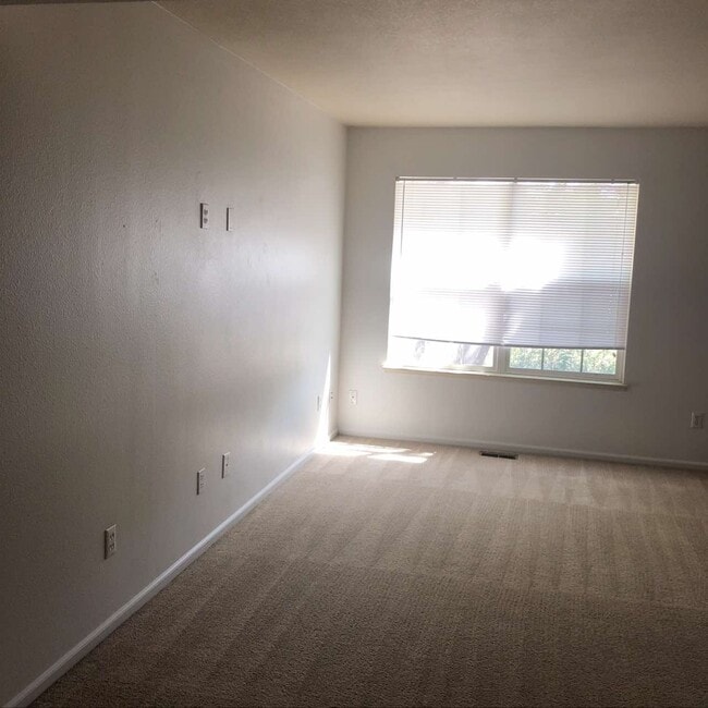 Building Photo - 4533 Starflower Dr