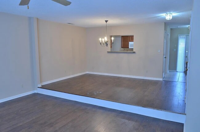 Foto del edificio - 10508 Raven Ct