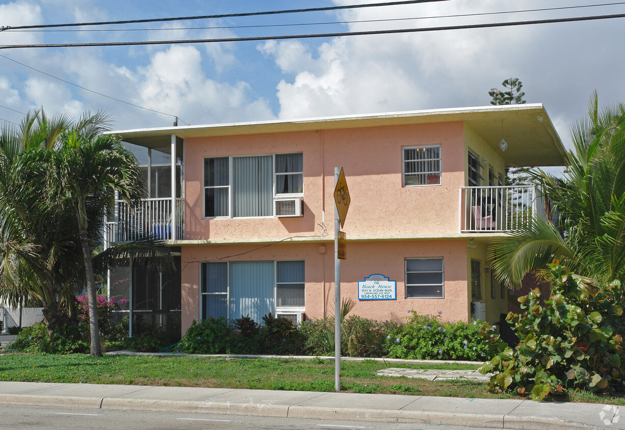 Building Photo - The Beach House