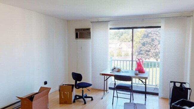 Foto del edificio - 750 Farm Rd