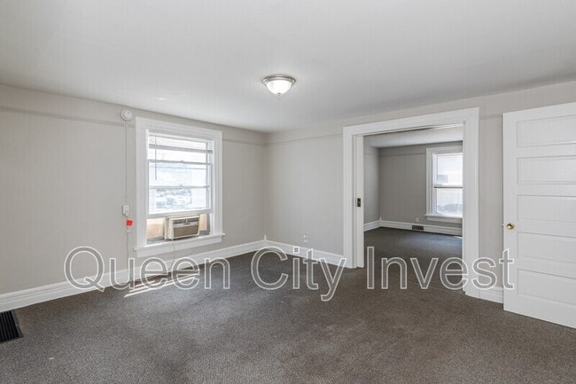 Building Photo - 115 E Foraker St