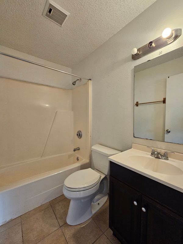 Building Photo - 247 THORN TREE PLACE, Unit #247